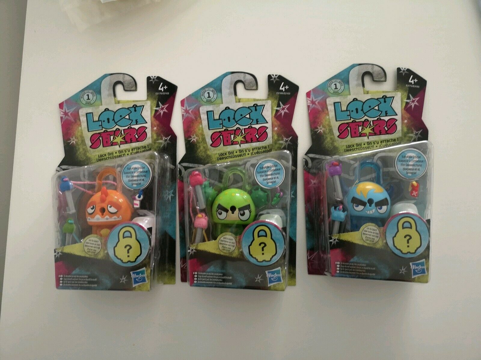 Lock Stars Hasbro Basic Figures Shark Crazy set of 3 Blue/orange/green 