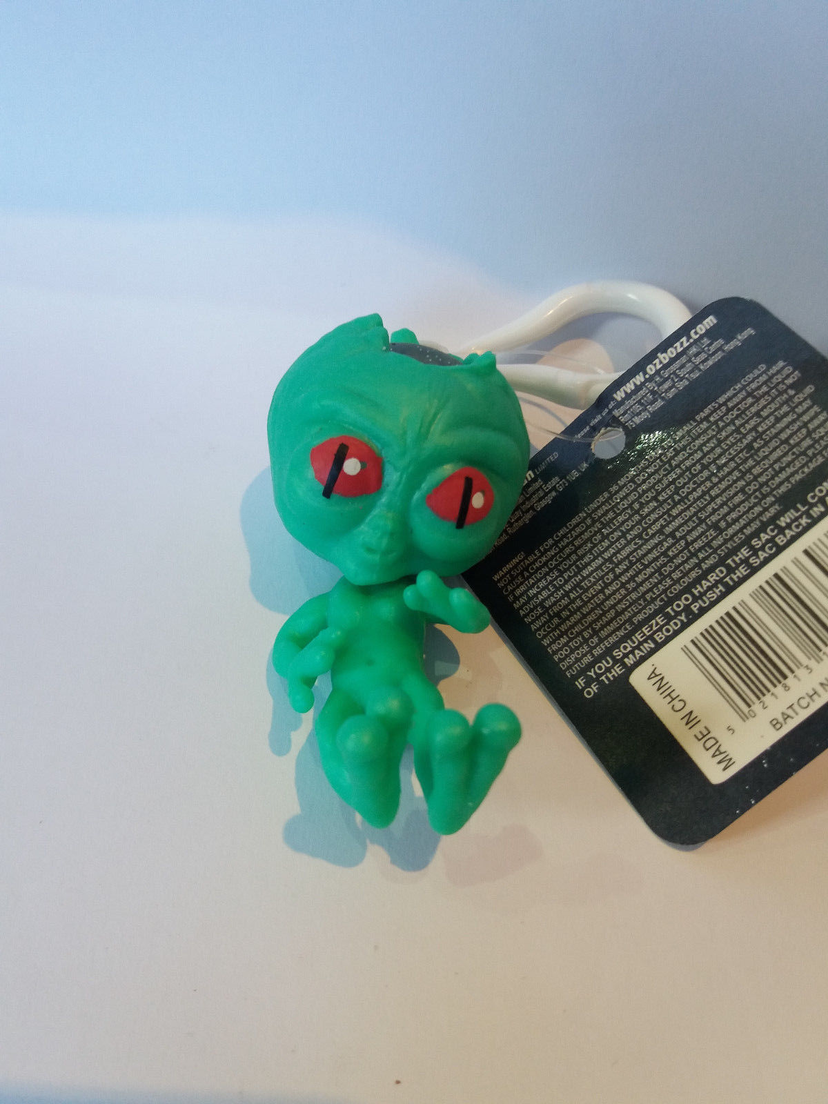 SQUEEZY ALIEN KEYRING NV377 KEY CHAIN STRESS RELIEF SPACE UFO SQUEEZE SQUIDGY 